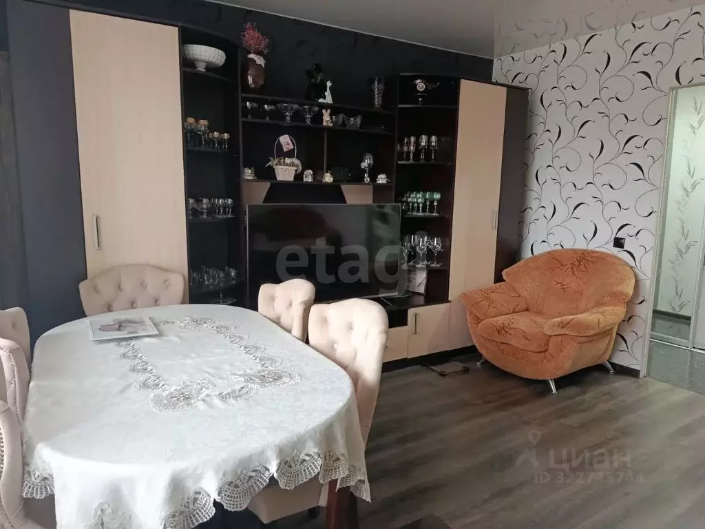 3-к кв. Кемеровская область, Кемерово Стахановская ул., 8 (63.5 м) - Фото 1