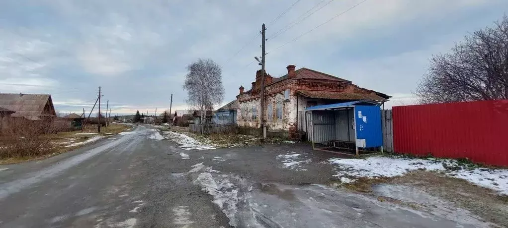 Участок в Свердловская область, Сысертский городской округ, с. ... - Фото 0