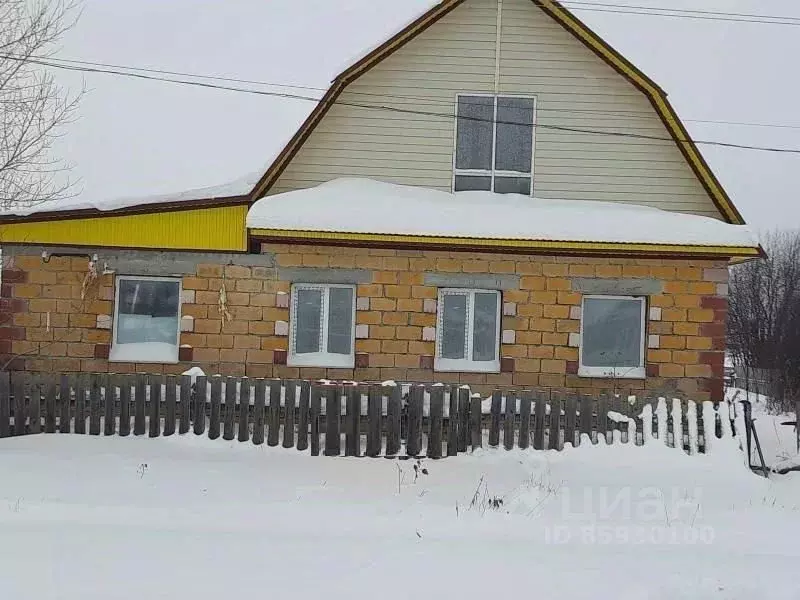 Дом в Башкортостан, Дуванский район, с. Ярославка Комсомольская ул. ... - Фото 0