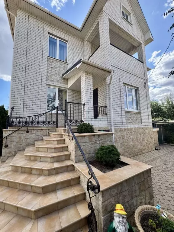 Дом в Астраханская область, Астрахань Пеший пер., 9 (345 м) - Фото 1