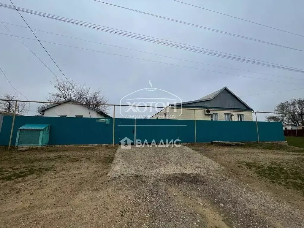 Дом в Калмыкия, Целинный район, с. Троицкое ул. Мира, 6 (86 м) - Фото 0