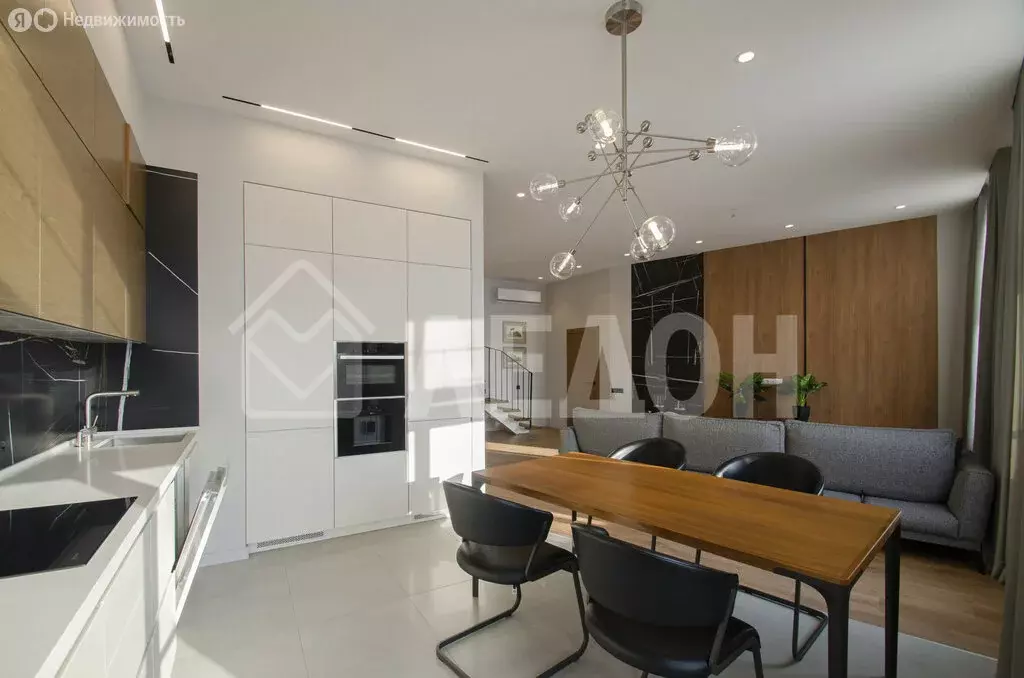 3-комнатная квартира: Омск, Сенная улица, 30 (162.8 м) - Фото 2