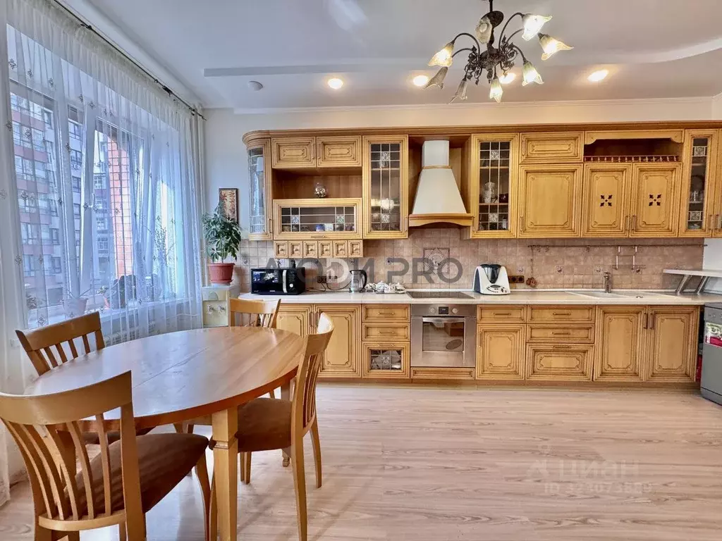 3-к кв. Алтайский край, Барнаул Комсомольский просп., 40 (151.2 м) - Фото 1