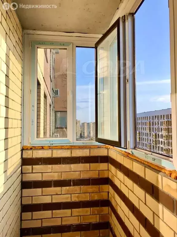 1-комнатная квартира: Тюмень, улица Тимофея Чаркова, 79к3 (35 м) - Фото 0