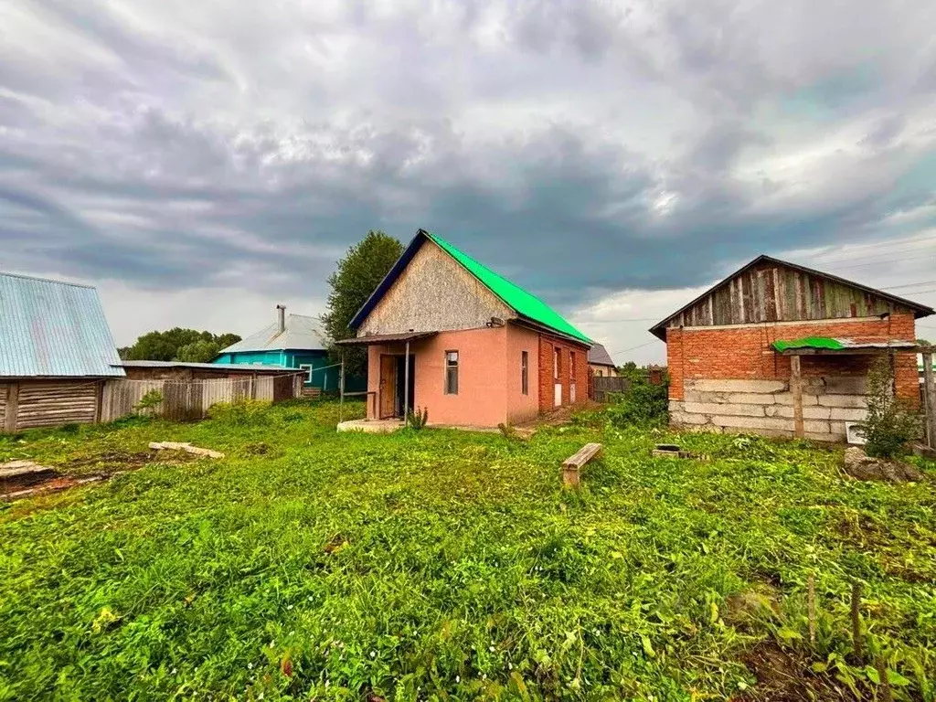 Дом в Башкортостан, Иглинский район, Турбаслинский сельсовет, с. ... - Фото 1