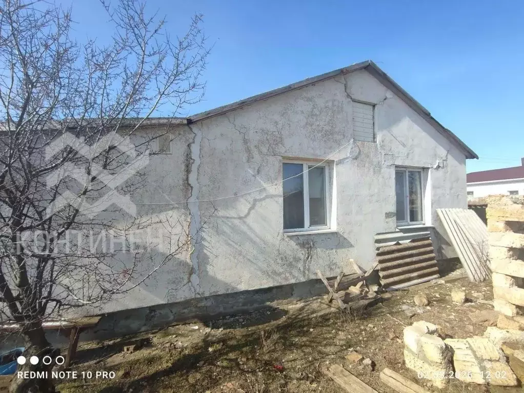 Дом в Крым, Сакский район, Воробьевское с/пос, с. Шишкино ул. Садовая, ... - Фото 1