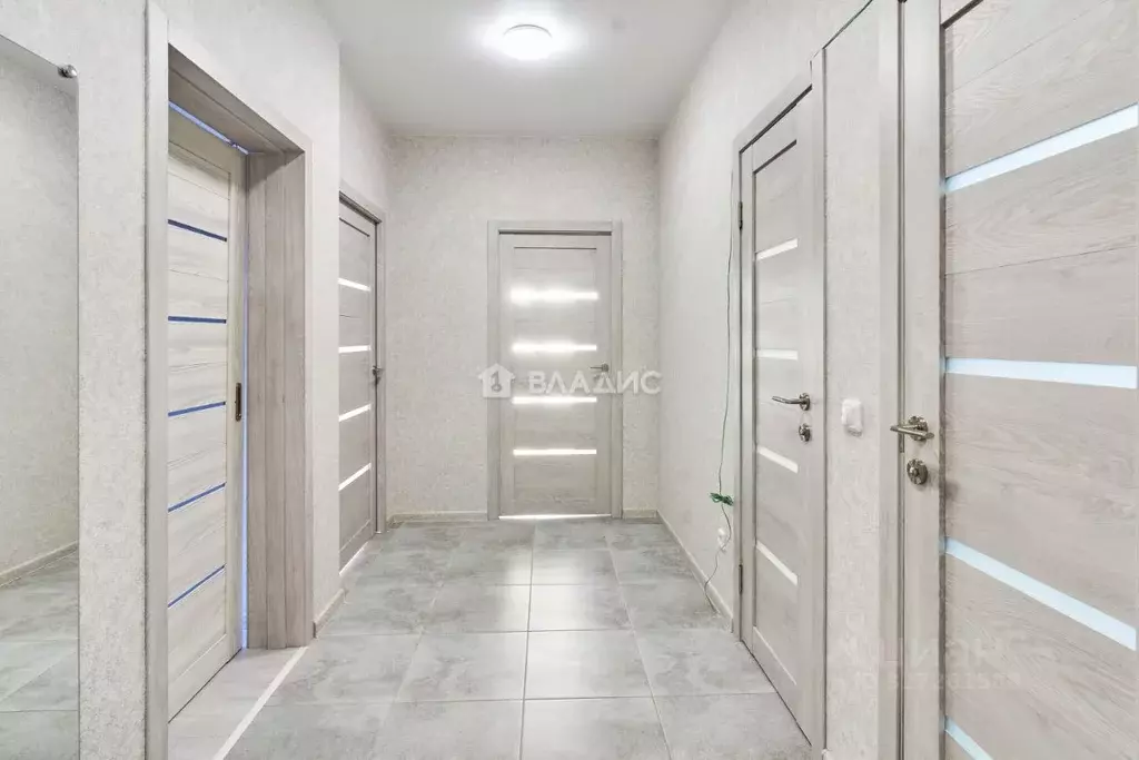 2-к кв. Ленинградская область, Мурино Всеволожский район, ул. ... - Фото 1