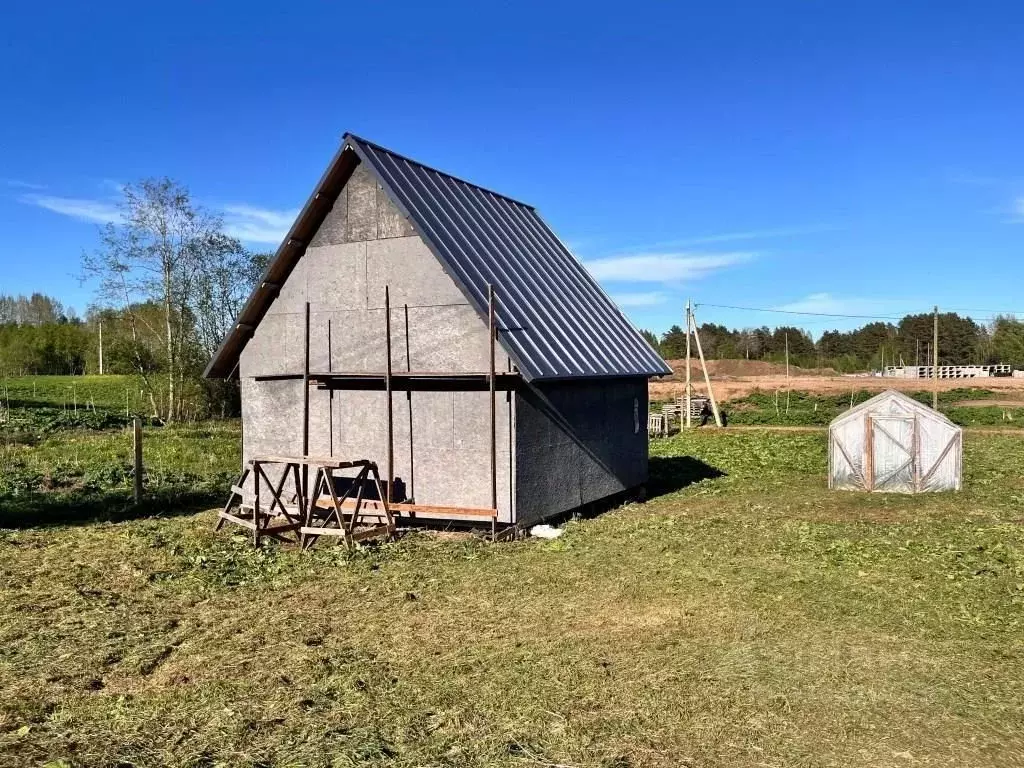 Участок в Новгородская область, Валдай ул. Учхоз (15.0 сот.) - Фото 1