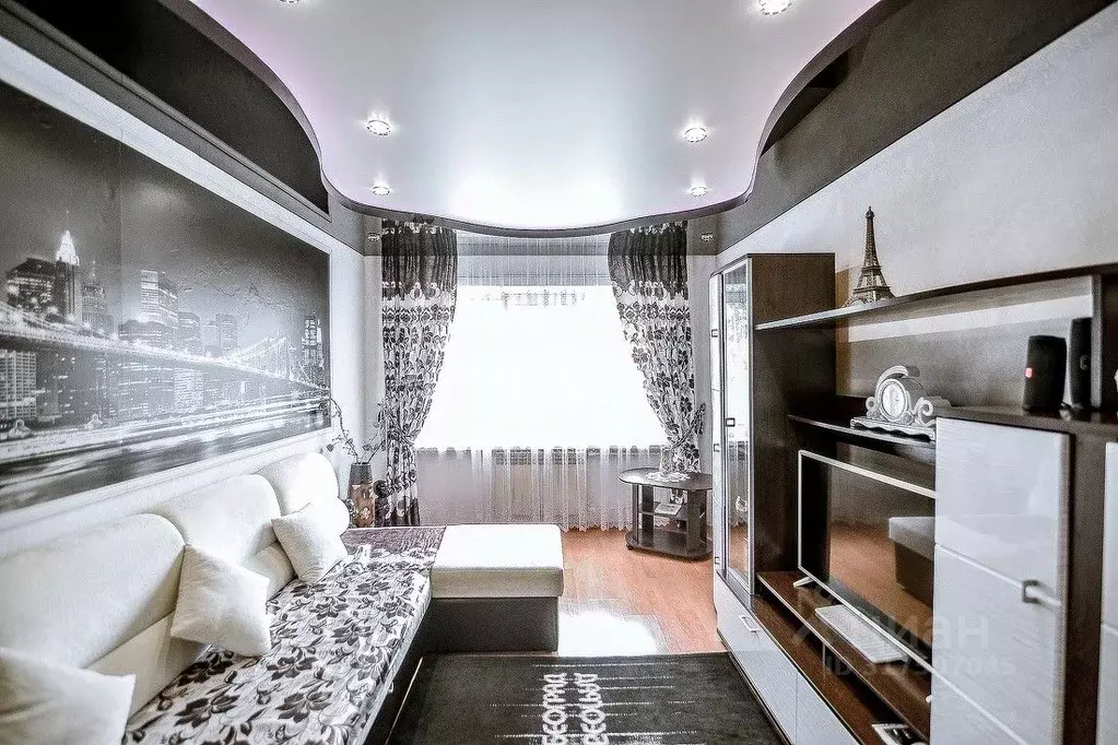 3-к кв. Сахалинская область, Южно-Сахалинск Бумажная ул., 22Б (61.9 м) - Фото 1