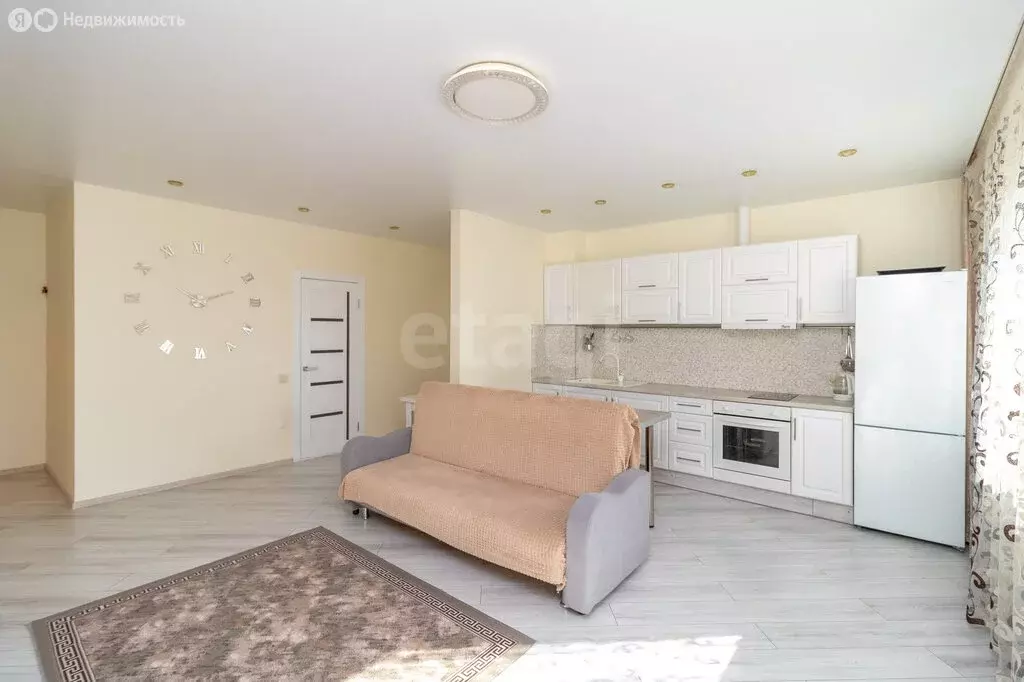 1-комнатная квартира: Тюмень, улица Мельникайте, 2к10 (51 м) - Фото 1