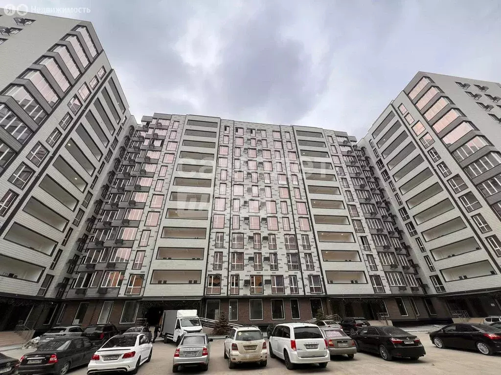 3-комнатная квартира: Грозный, улица Е.М. Батаевой, 9 (94 м) - Фото 1