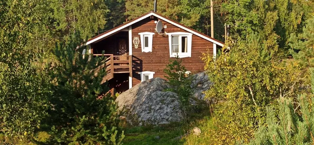 Дом в Карелия, Лахденпохский муниципальный округ, пос. Харвиа  (50 м) - Фото 1