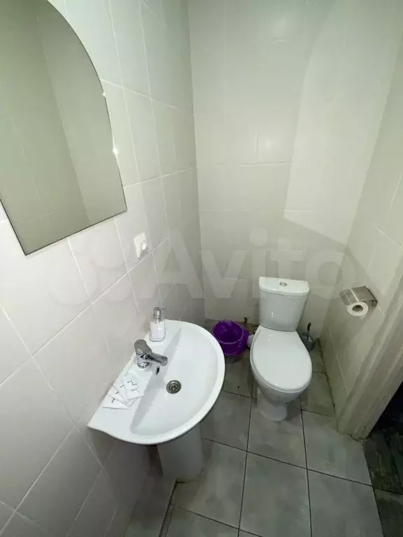 Комната 24,7 м, 2/5 эт. - Фото 1