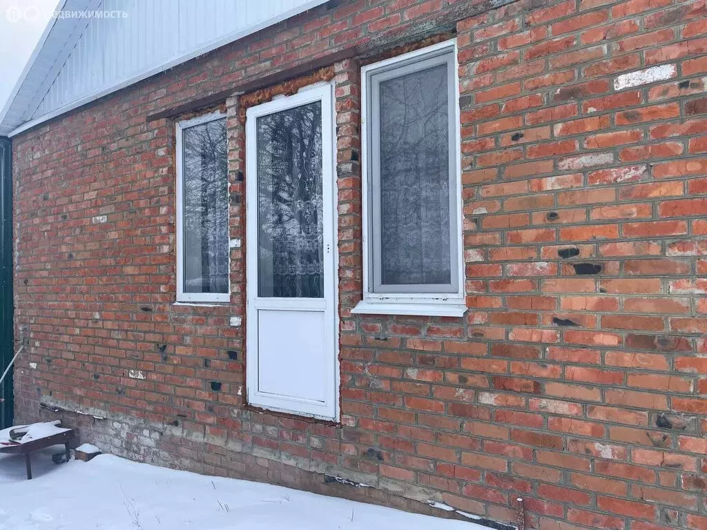 Дом в посёлок городского типа Томаровка, Гвардейская улица, 47 (80 м) - Фото 1