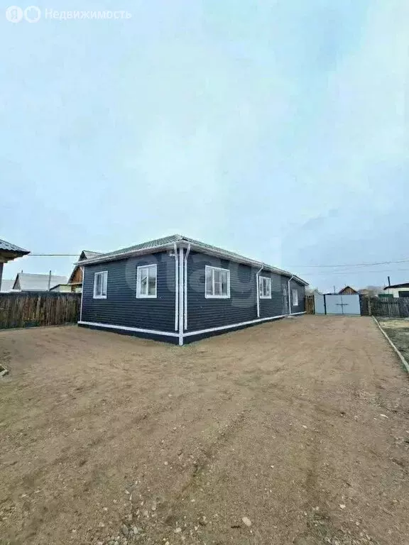 Дом в Тарбагатайский район, сельское поселение Саянтуйское, село ... - Фото 1