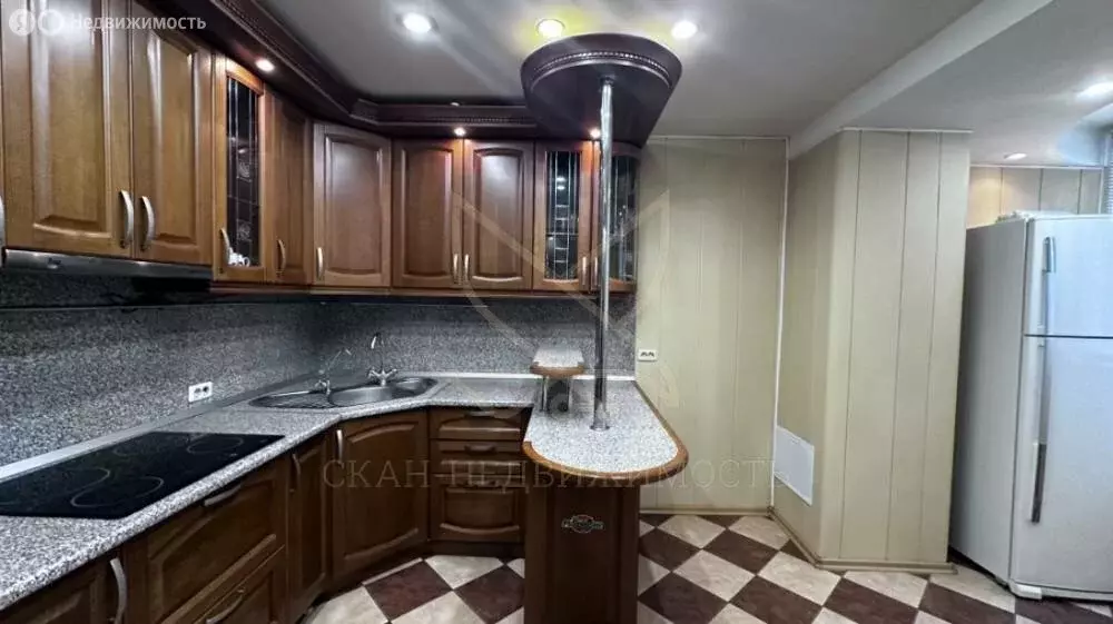 3-комнатная квартира: Пятигорск, улица Адмиральского, 8к5 (72.3 м) - Фото 1