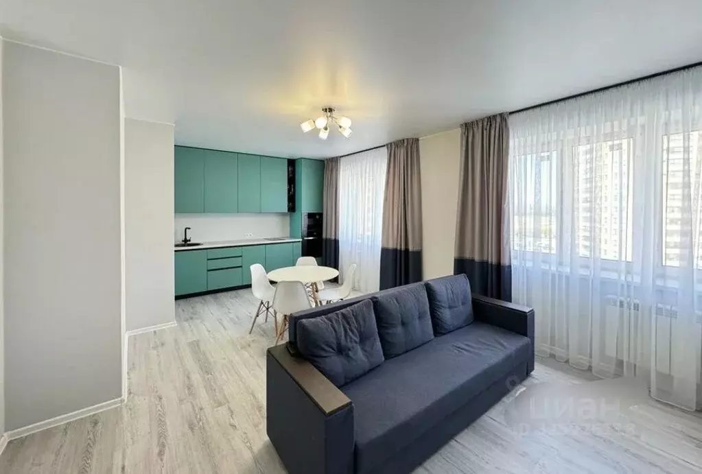 2-к кв. Тюменская область, Тюмень ул. Мельникайте, 36 (79.3 м) - Фото 1