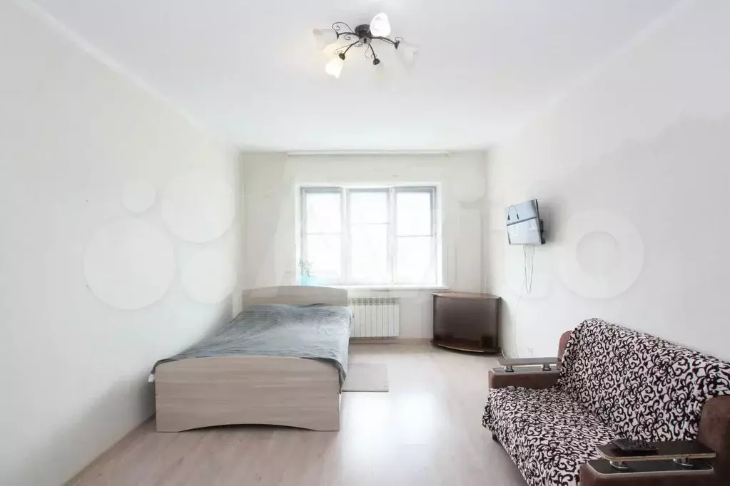 1-к. квартира, 42,3 м, 5/5 эт. - Фото 1