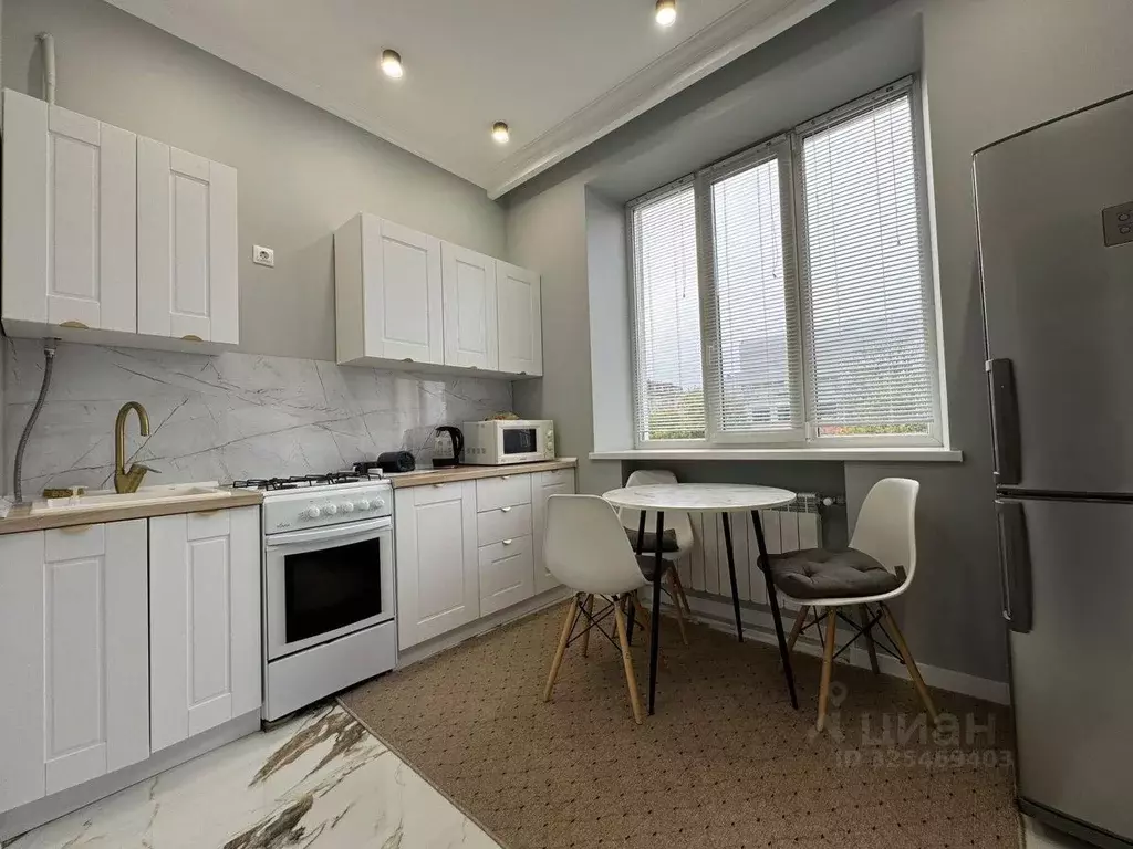 3-к кв. Краснодарский край, Краснодар Красная ул. (77.2 м) - Фото 1