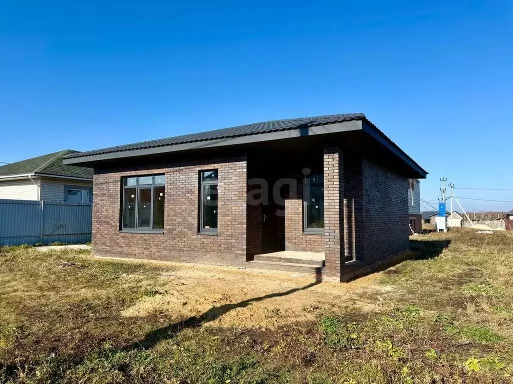 Дом в Тамбовская область, Тамбовский муниципальный округ, с. Стрельцы ... - Фото 1