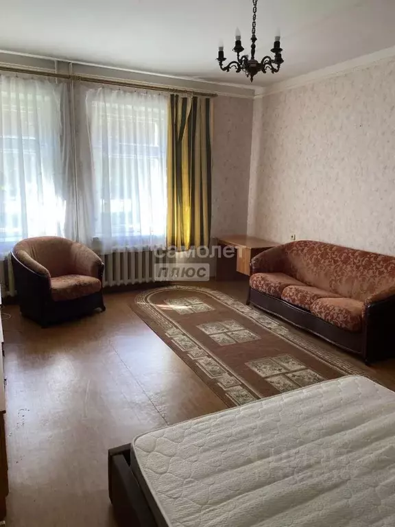 1-к кв. Курская область, Рыльск ул. Карла Либкнехта, 16А (51.0 м) - Фото 1