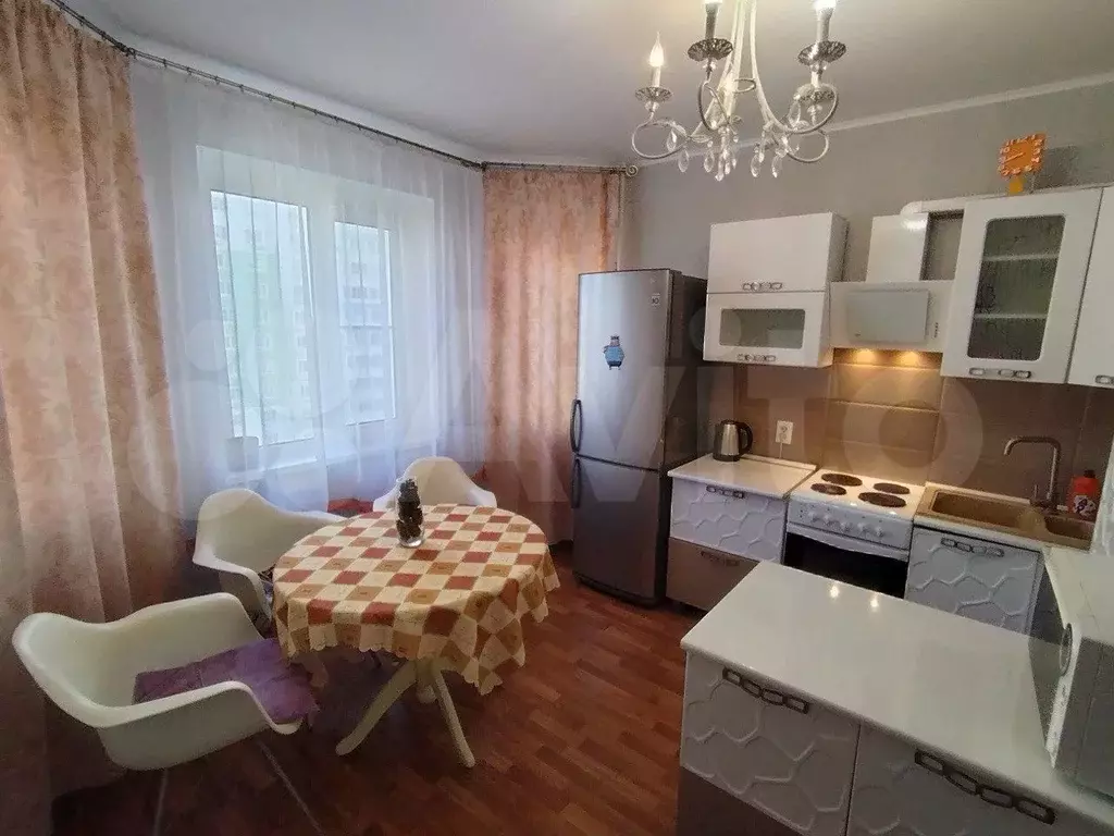 2-к. квартира, 58 м, 9/18 эт. - Фото 0