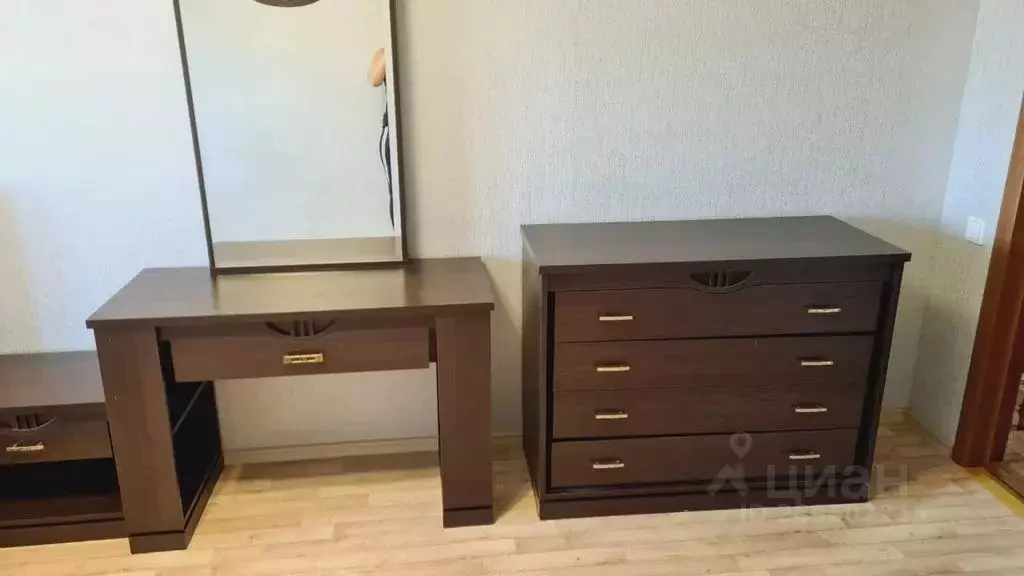 1-к кв. Тюменская область, Тобольск 10-й мкр, 65 (42.0 м) - Фото 1