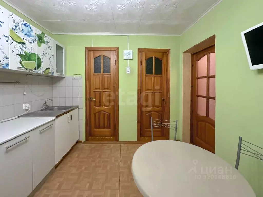 Комната Псковская область, Псков ул. Ижорского Батальона, 5 (54.7 м) - Фото 1