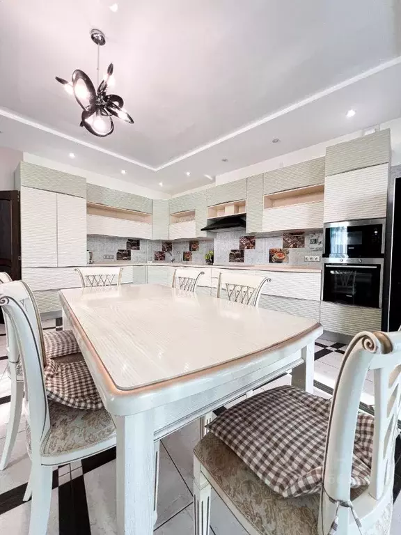 3-к кв. Иркутская область, Иркутск бул. Гагарина, 66 (170.0 м) - Фото 2