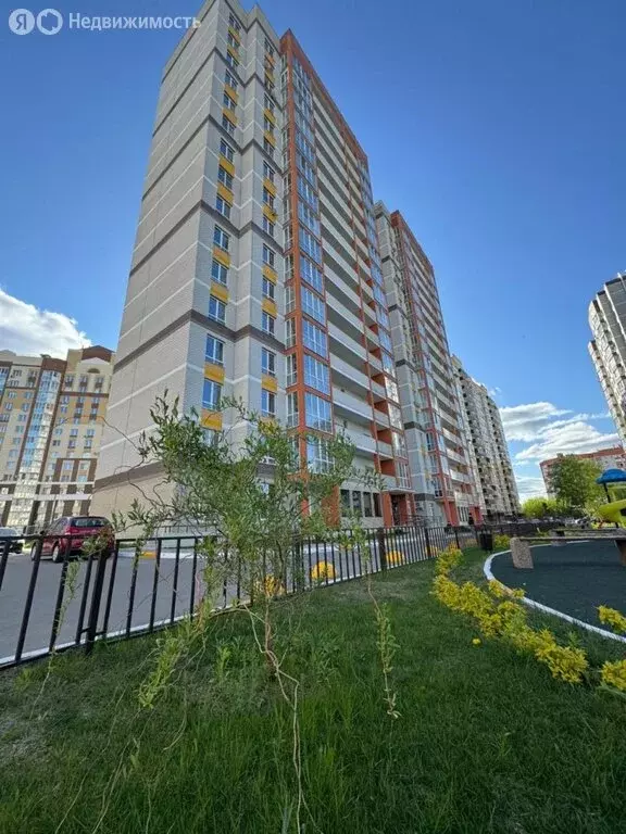 2-комнатная квартира: Брянск, улица Горбатова, 45А (68 м) - Фото 0