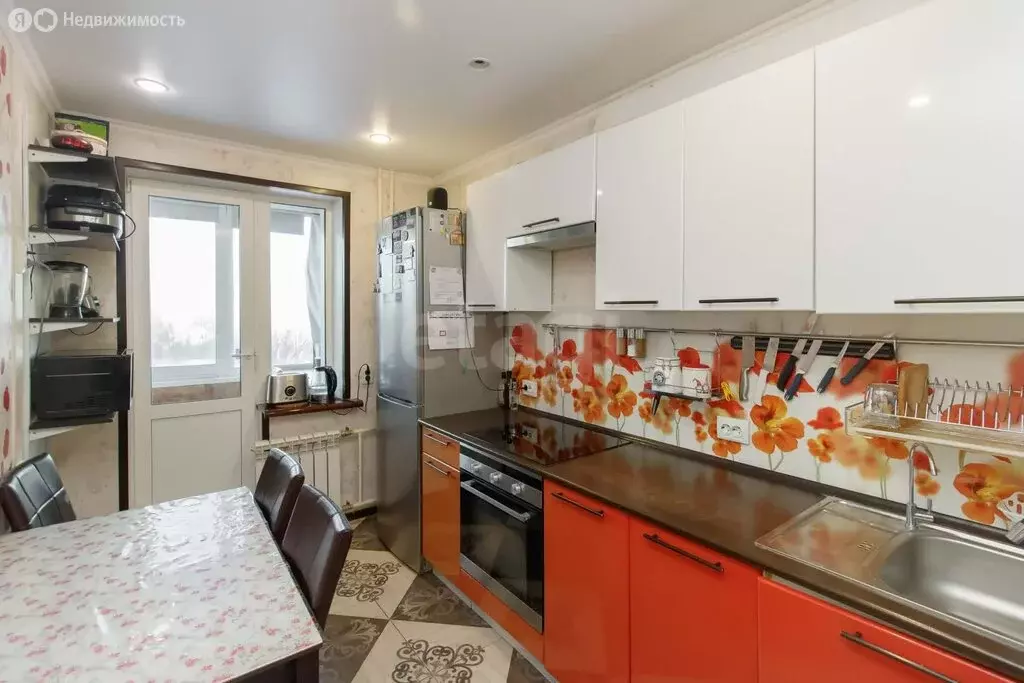 3-комнатная квартира: Тюмень, улица Монтажников, 16 (65 м) - Фото 2