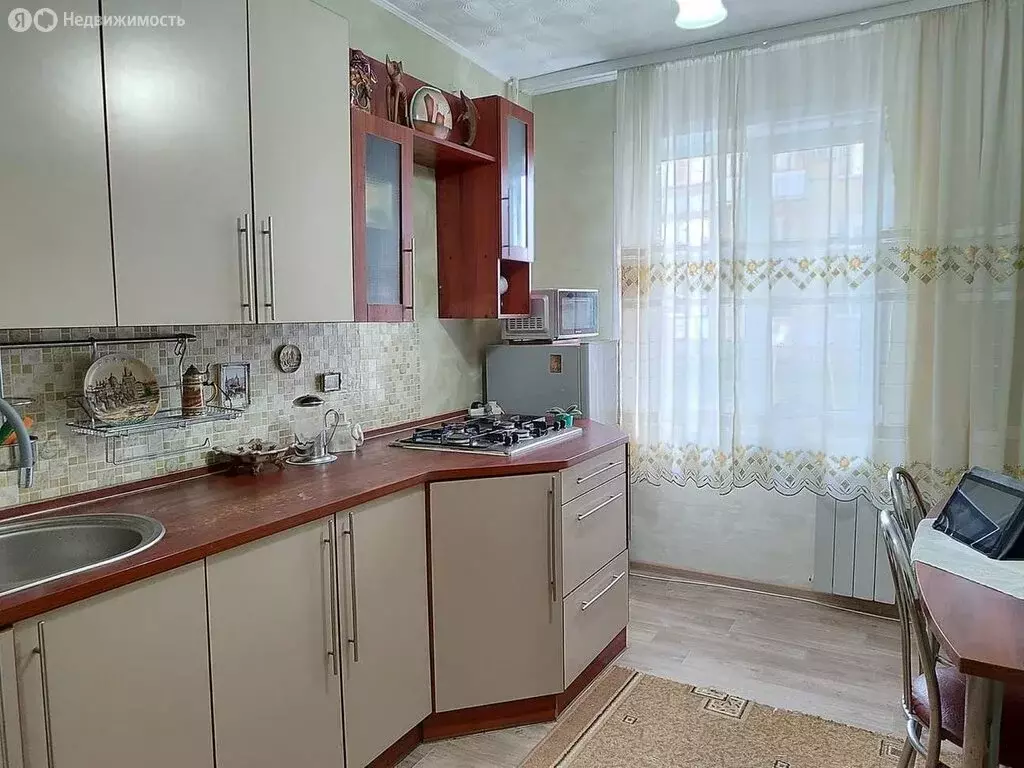 4-комнатная квартира: Новокуйбышевск, улица Дзержинского, 42Б (70.7 м) - Фото 1