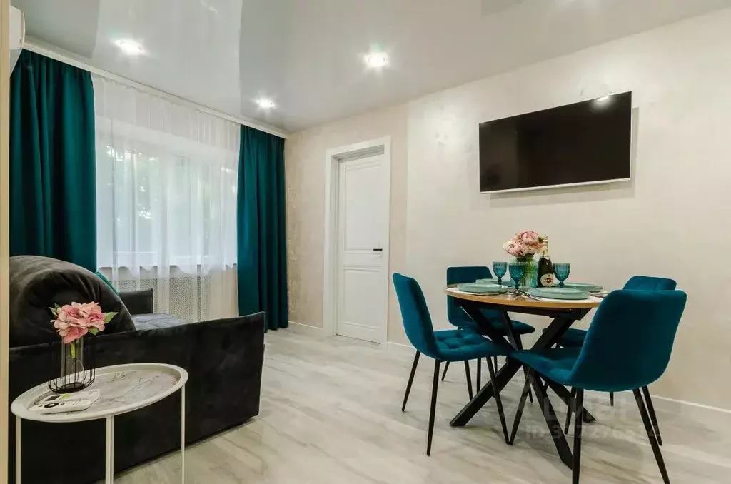 2-к кв. Псковская область, Псков наб. Реки Великой, 4 (50.0 м) - Фото 1