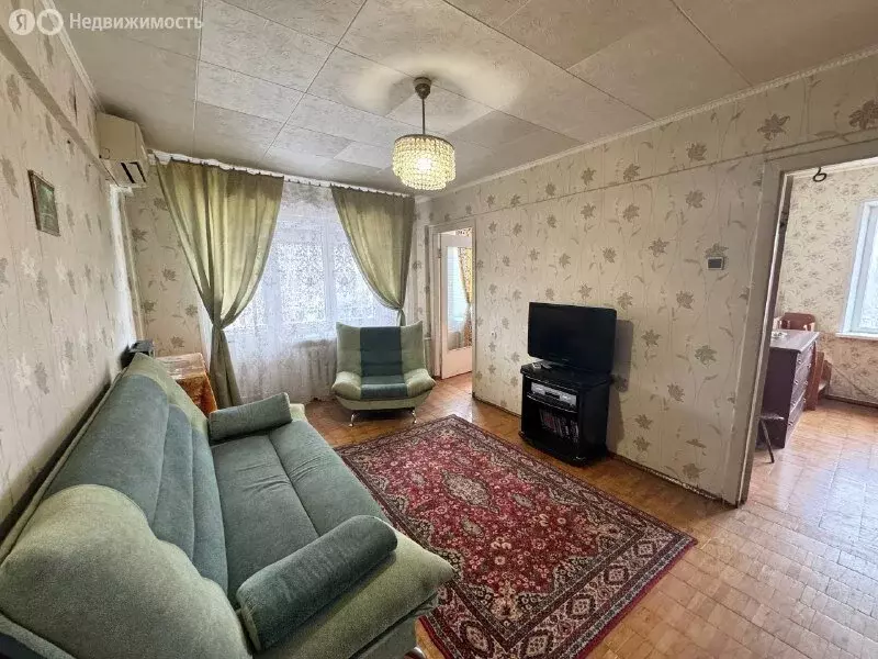 4-комнатная квартира: Волгоград, микрорайон Жилгородок, улица Савкина, ... - Фото 1