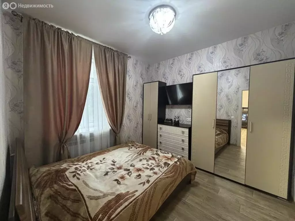 3-комнатная квартира: Новокуйбышевск, улица 50-летия НПЗ, 8А (64.4 м) - Фото 1