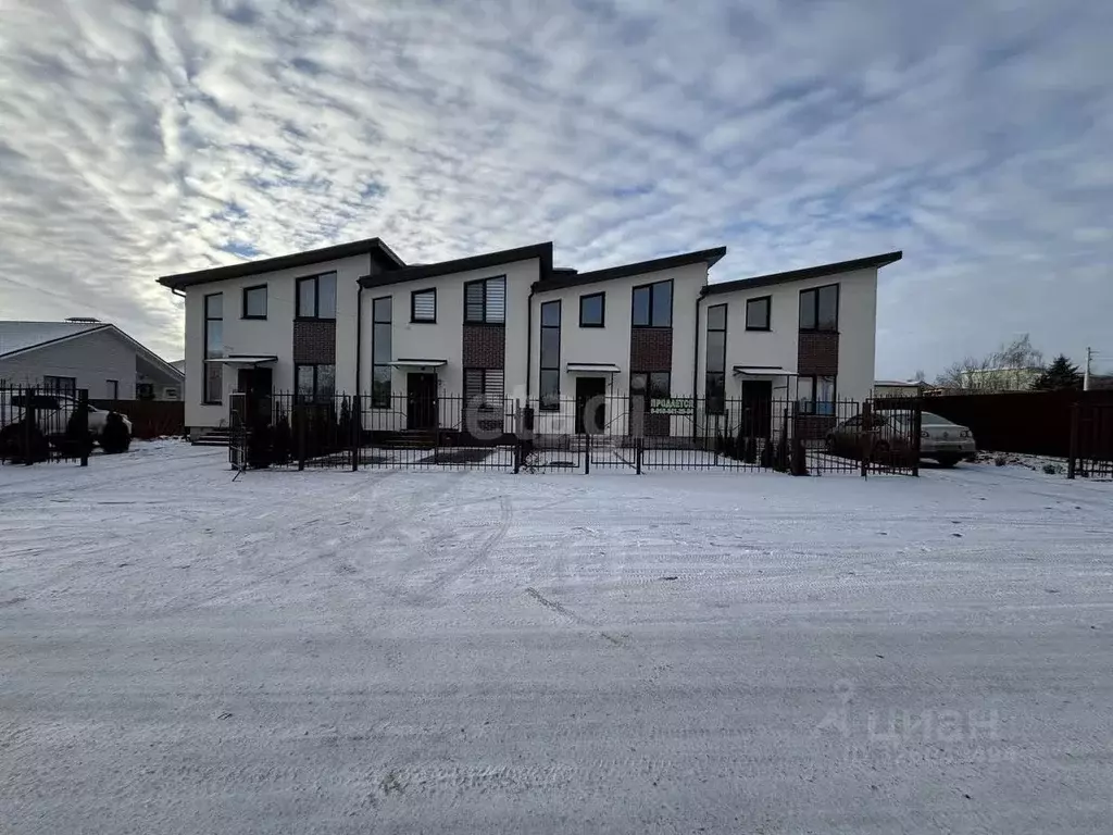 Таунхаус в Воронежская область, Семилуки пер. Олимпийский, 4/3 (98 м) - Фото 1