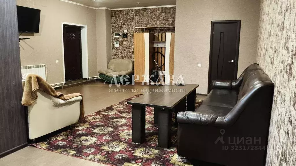 Дом в Белгородская область, Старый Оскол ул. Тружеников (170 м) - Фото 2