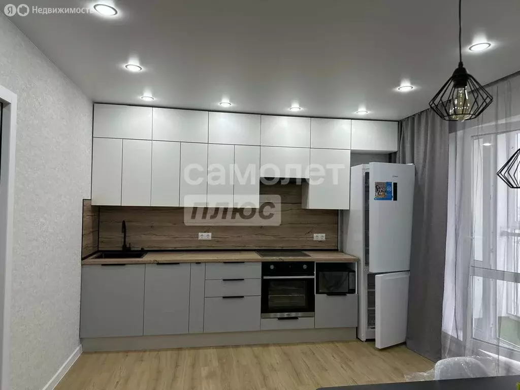 1-комнатная квартира: Омск, улица Леонида Маслова, 7 (52 м) - Фото 1
