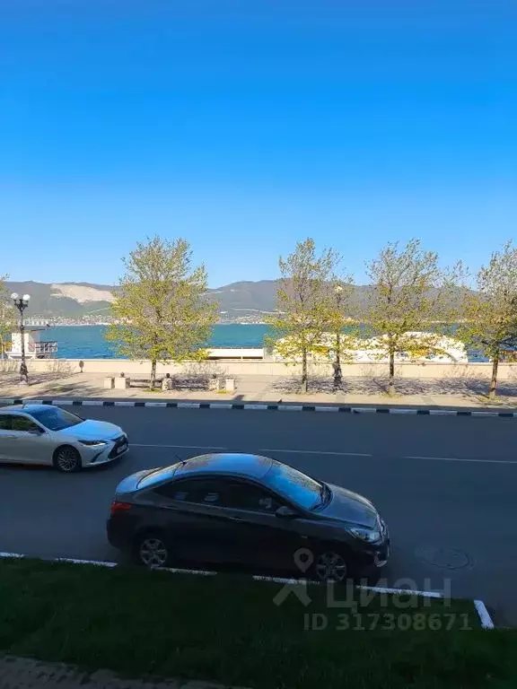 4-к кв. Краснодарский край, Новороссийск наб. Адмирала Серебрякова, 63 ... - Фото 0