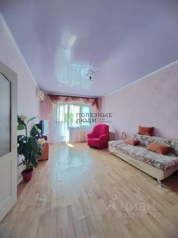 2-к кв. Астраханская область, Астрахань Жилая ул., 8к1 (70.0 м) - Фото 0