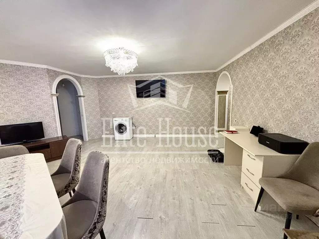 2-к кв. Калужская область, Калуга проезд Тарусский, 14 (68.0 м) - Фото 1