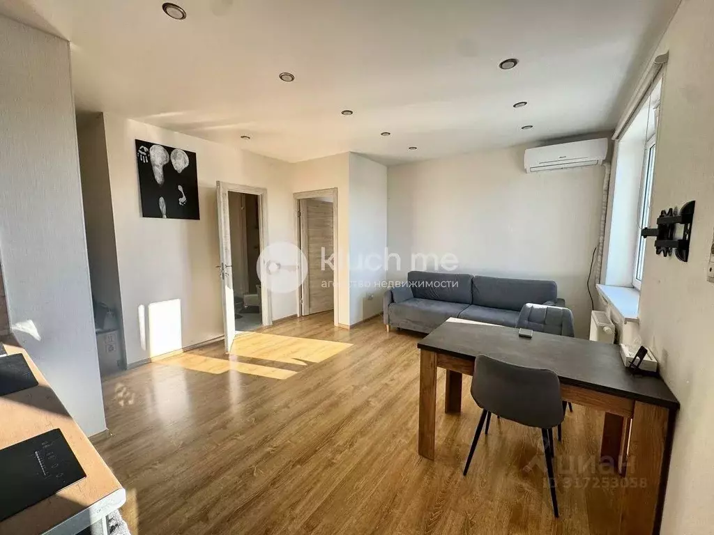 2-к кв. Татарстан, Казань ул. Рауиса Гареева, 109 (43.6 м) - Фото 0