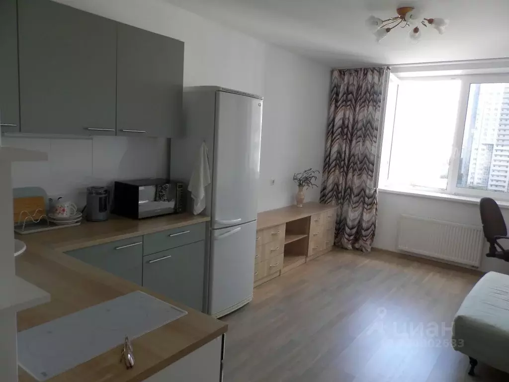 1-к кв. Свердловская область, Екатеринбург ул. Кировградская, 10 (38.0 ... - Фото 1