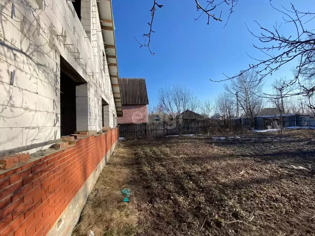 Участок в Белгородская область, Валуйки ул. Короленко (7.5 сот.) - Фото 0