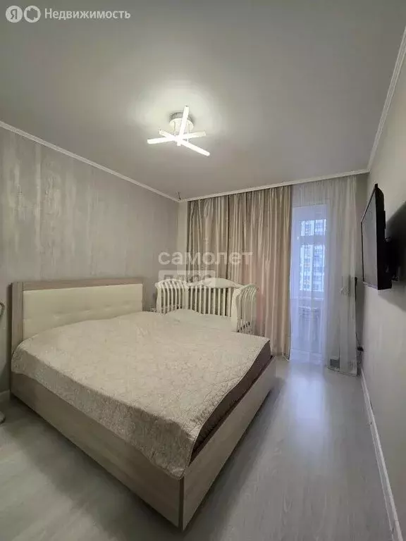 2-комнатная квартира: Тюмень, улица Василия Подшибякина, 21 (58 м) - Фото 1