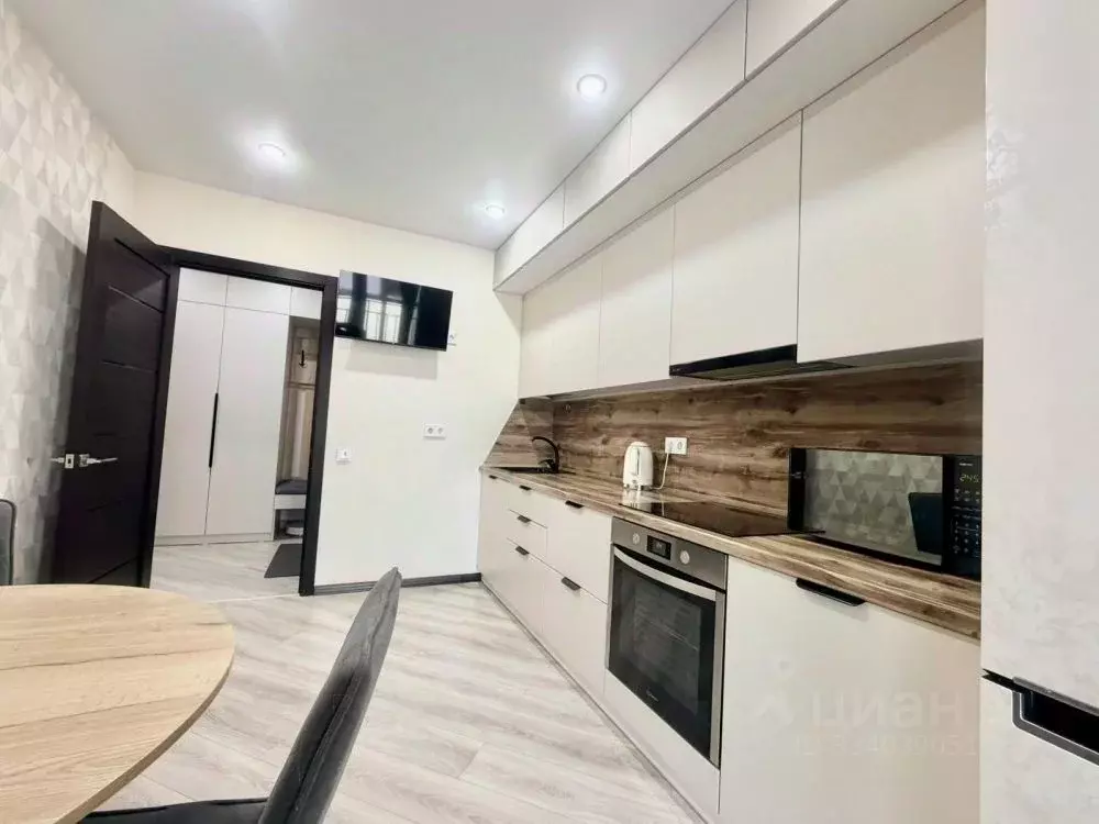 2-к кв. Татарстан, Казань ул. Азата Аббасова, 3 (52.9 м) - Фото 1