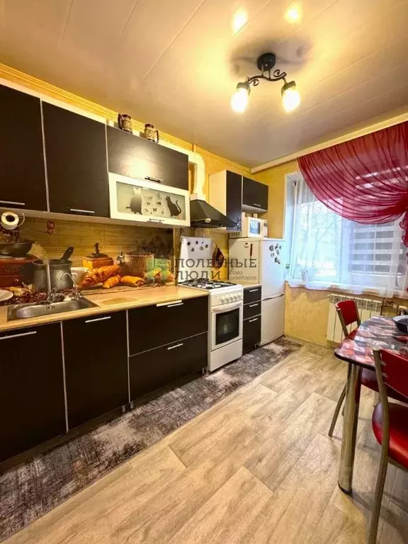 2-к кв. Орловская область, Орел Ягодный пер., 4 (53.5 м) - Фото 0