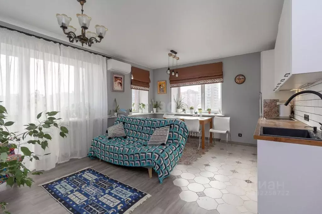 3-к кв. Тюменская область, Тюмень ул. Максима Горького, 30 (85.0 м) - Фото 1
