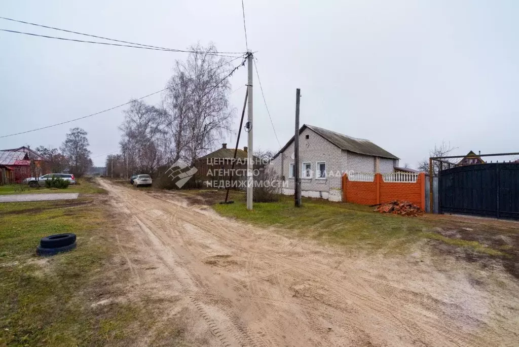 Дом в Рязанская область, Спасск-Рязанский ул. Парижской Коммуны, 102 ... - Фото 1