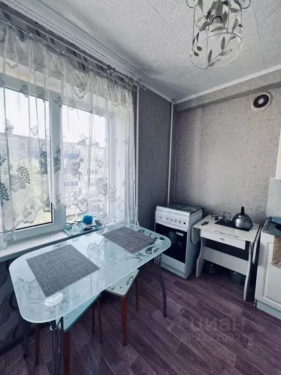 1-к кв. Башкортостан, Благовещенск ул. Братьев Першиных, 7/2 (28.7 м) - Фото 2